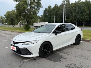 2021 Toyota Camry VIII (XV70) Рестайлинг, белый, 3350000 рублей, вид 1