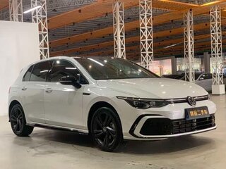2023 Volkswagen Golf VIII, белый, 2000000 рублей, вид 5