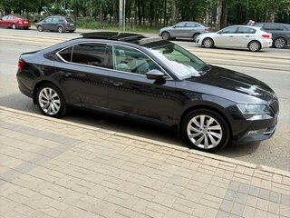 2018 Skoda Superb III, чёрный, 2100000 рублей, вид 3
