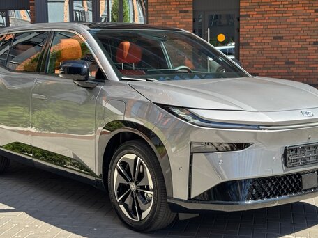 2026 Toyota bZ3X 58.3 kWh, серый, 3049999 рублей, вид 1