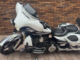 2016 Harley-Davidson CVO Street Glide Limited, белый, 2300000 рублей, вид 3