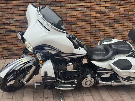2016 Harley-Davidson CVO Street Glide Limited, белый, 2300000 рублей, вид 3
