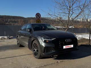 2020 Audi Q8 55 TFSI I (4M), серый, 6290000 рублей, вид 1