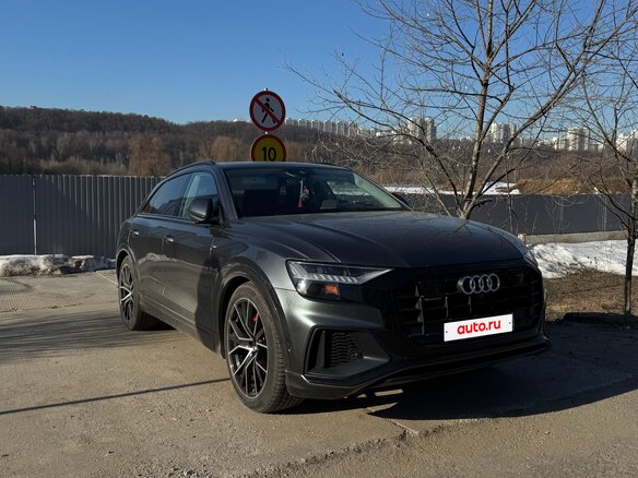 2020 Audi Q8 55 TFSI I (4M), серый