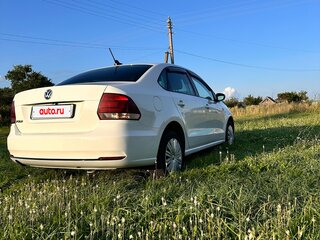 2018 Volkswagen Polo V Рестайлинг, белый, 950000 рублей, вид 4