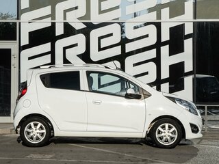 2021 Chevrolet Spark III (M300) Рестайлинг, белый, 1050000 рублей, вид 5