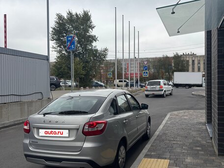 2018 Lada (ВАЗ) Granta I Рестайлинг, серебристый, 560000 рублей, вид 2