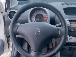 2012 Peugeot 107 I Рестайлинг, белый, 400000 рублей, вид 5