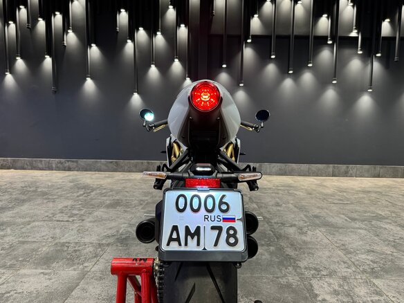 2021 MV Agusta Superveloce 800, белый - вид 17