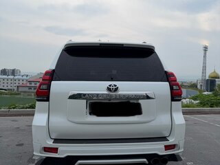2018 Toyota Land Cruiser Prado 150 Series Рестайлинг 2, белый, 5500000 рублей, вид 4
