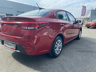 2017 Kia Rio IV, красный, 1230000 рублей, вид 4