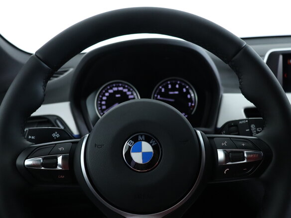2018 BMW X1 20i xDrive II (F48), серый, 2260000 рублей - вид 16