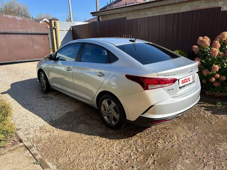 2020 Hyundai Solaris II Рестайлинг, серебристый, вид 3