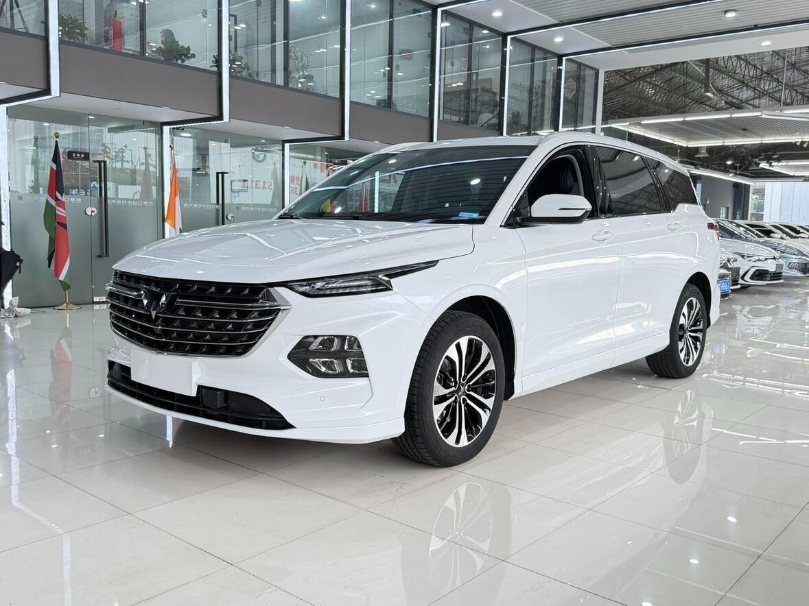 Открыть фотографии: Wuling Victory