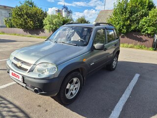 2011 Chevrolet Niva I Рестайлинг, серый, 560000 рублей, вид 1