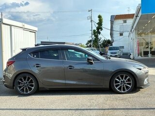 2017 Mazda Axela III Рестайлинг, серый, 910069 рублей, вид 3