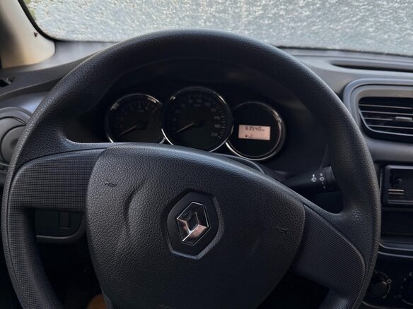 2017 Renault Logan II, чёрный, 820000 рублей - вид 11
