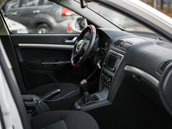 2012 Skoda Octavia II (A5) Рестайлинг, белый, 599000 рублей - вид 10