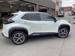 2023 Toyota Yaris Cross I, белый, 1421000 рублей, вид 4