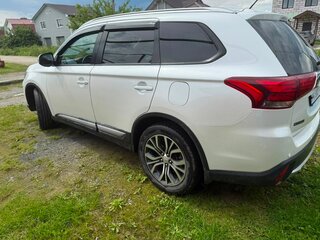 2015 Mitsubishi Outlander III Рестайлинг 2, белый, 1850000 рублей, вид 2