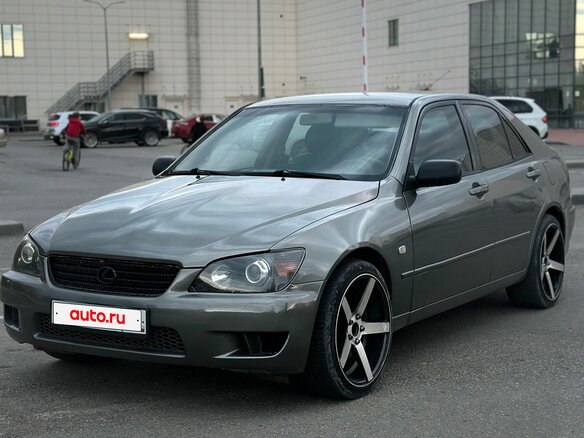 2000 Lexus IS 200 I, серый, 740000 рублей