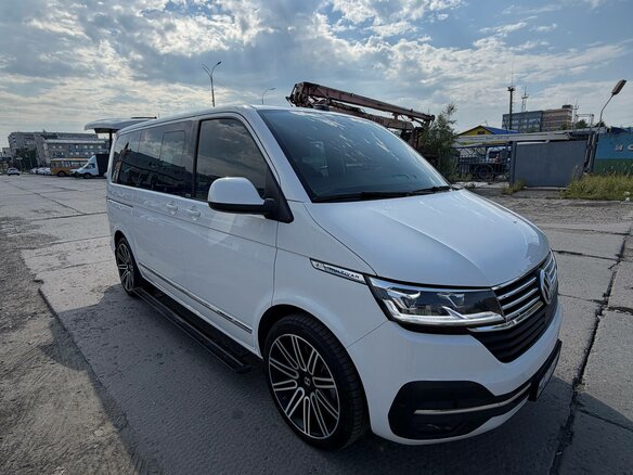 2020 Volkswagen Multivan T6 Рестайлинг, чёрный, 7900000 рублей - вид 3