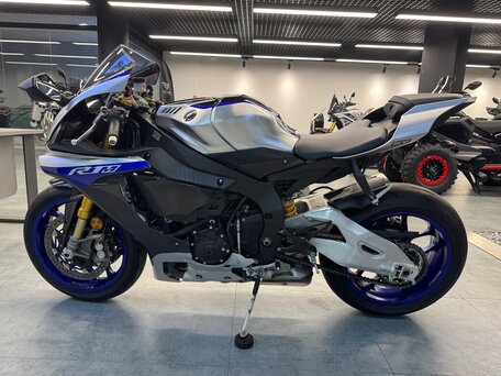 2017 Yamaha YZF-R1, серый, 1990000 рублей, вид 2