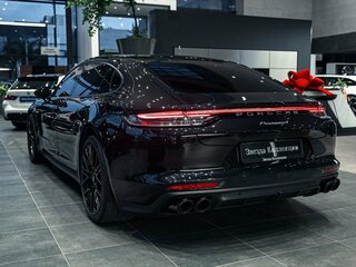 2021 Porsche Panamera 4 Executive II Рестайлинг, чёрный, 9600000 рублей, вид 2