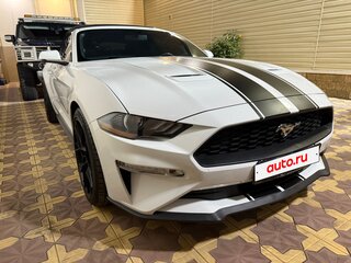 2020 Ford Mustang VI Рестайлинг, белый, 2390000 рублей, вид 3