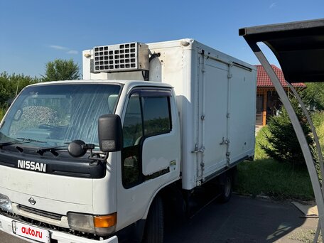 1995 Nissan Atlas, белый, 1000000 рублей, вид 3