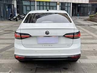 2023 Volkswagen Lavida XR, белый, 1413000 рублей, вид 4
