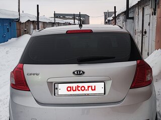2011 Kia Ceed I Рестайлинг, серебристый, 890000 рублей, вид 3
