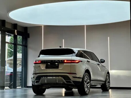2024 Land Rover Range Rover Evoque P250 MHEV Long II, серебристый, 4260000 рублей, вид 3
