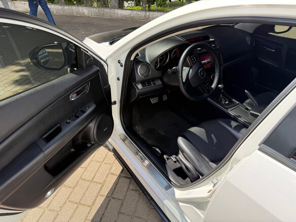 2010 Mazda 6 II (GH) Рестайлинг, белый, 950000 рублей - вид 12