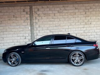 2013 BMW 5 серии 520i VI (F10/F11/F07), чёрный, 1750000 рублей, вид 2