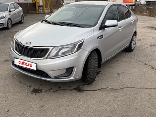2013 Kia Rio III, серебристый, 599000 рублей, вид 1