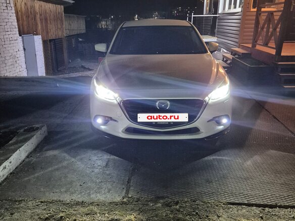 2016 Mazda Axela III Рестайлинг, белый, 1320000 рублей