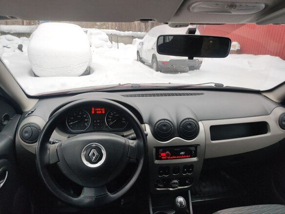 2011 Renault Sandero I, красный, 525000 рублей - вид 5