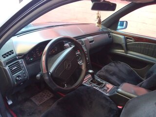 1997 Mercedes-Benz E-Класс 220 II (W210, S210), синий, 655000 рублей, вид 5