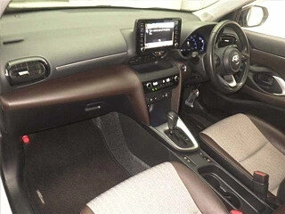 2022 Toyota Yaris Cross I, белый, 1425000 рублей, вид 4