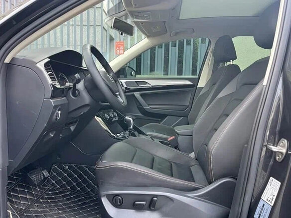 2023 Volkswagen Tayron I Рестайлинг, серый, 2055000 рублей - вид 6
