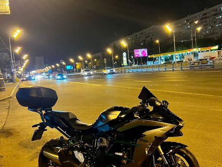 2020 Kawasaki Ninja H2 SX, серый, 1650000 рублей, вид 4