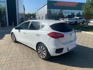 2016 Kia Ceed II Рестайлинг, белый, 1429900 рублей, вид 5