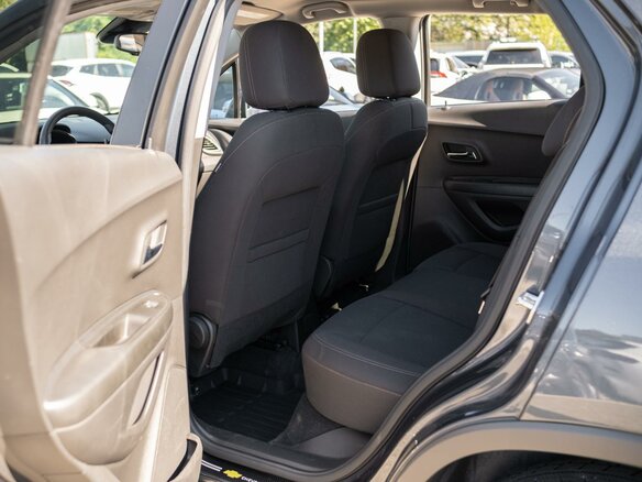 2022 Chevrolet Trax I Рестайлинг, серый, 1480000 рублей - вид 10