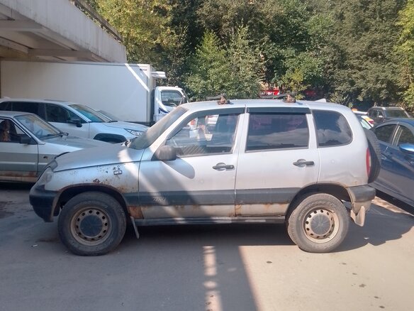 2004 Chevrolet Niva I, серебристый, 120000 рублей - вид 5