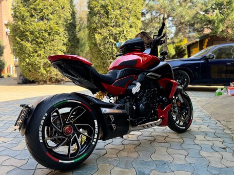 2024 Ducati Diavel V4, красный, 3100000 рублей, вид 1