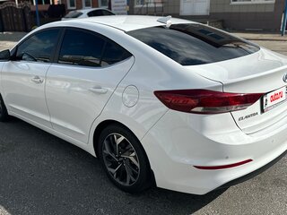 2018 Hyundai Elantra VI (AD), белый, 1750000 рублей, вид 2