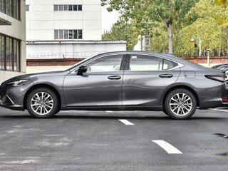 2026 Lexus ES 200 VII Рестайлинг 2, серый, 5745000 рублей, вид 4