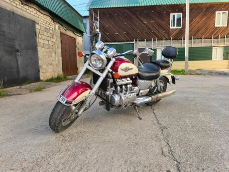 1997 Honda Valkyrie 1500, бежевый, 700000 рублей, вид 1