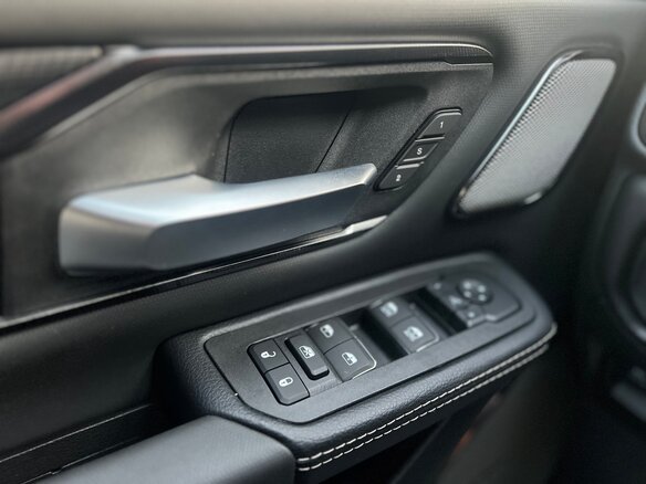 2026 Ram 1500 Rumble Bee V Рестайлинг, зелёный, 10900000 рублей - вид 24